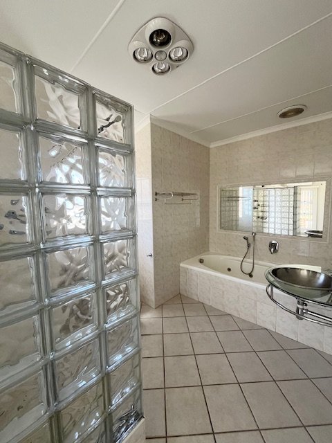 4 Bedroom Property for Sale in Menkenkop Western Cape